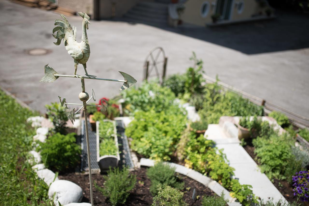 ホテル Adolphine Garden Rotta エクステリア 写真